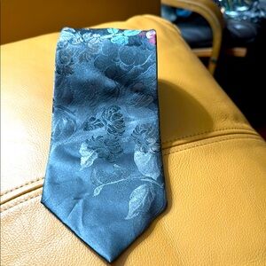 295 Turquoise Box - Windridge Floral Patterned Tie - Silver and Rose